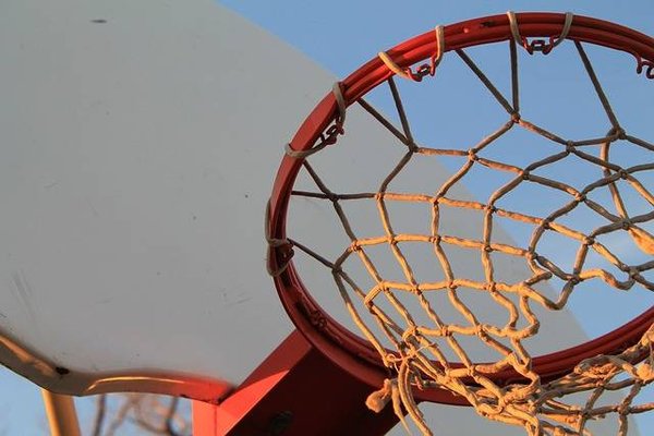Tous les avantages sportifs et santé de pratiquer le basket chez soi